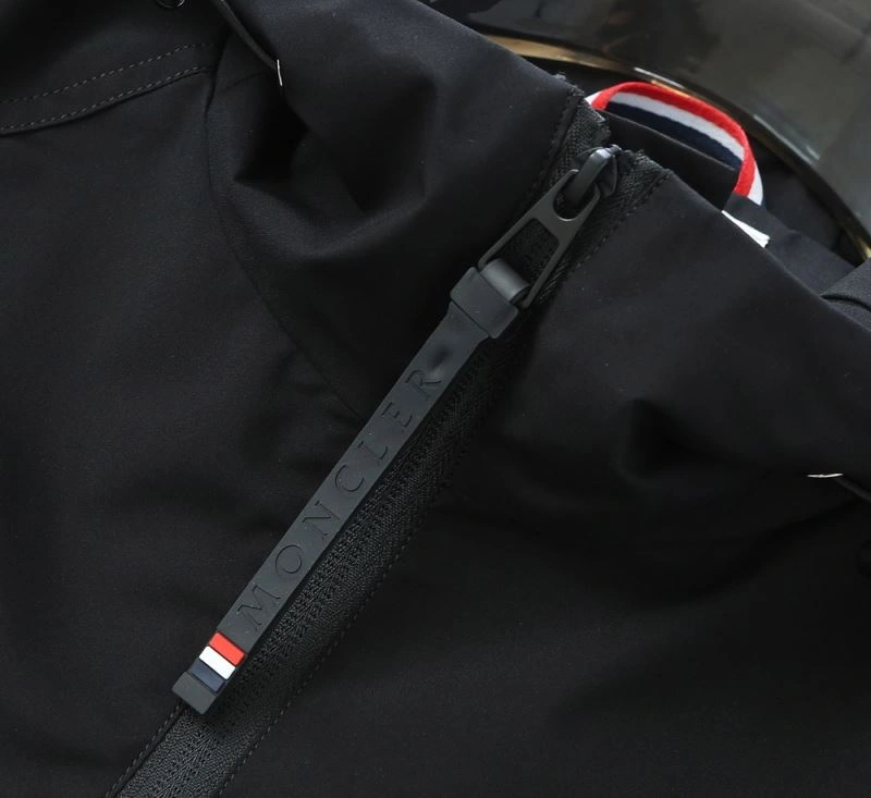 MoistureWicking Moncler Outwear 142543