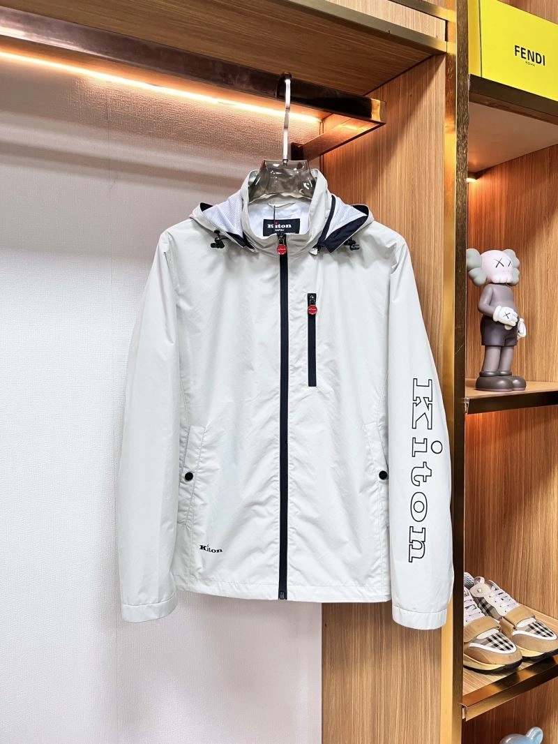 Bold Moncler Outwear 142548