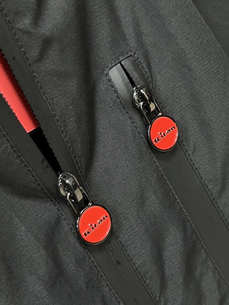 Bold Moncler Outwear 142548