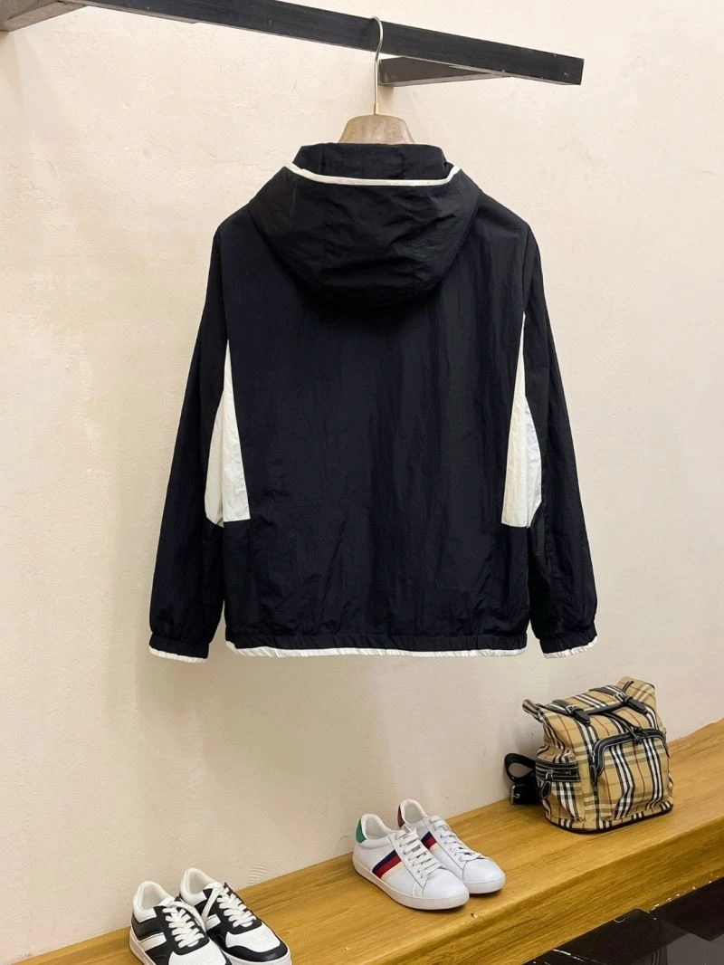 Trendsetting Moncler Outwear 142542