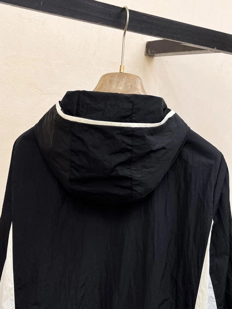 Trendsetting Moncler Outwear 142542
