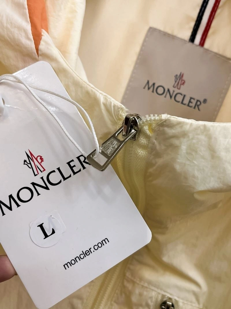 WellDesigned Moncler Outwear 142527