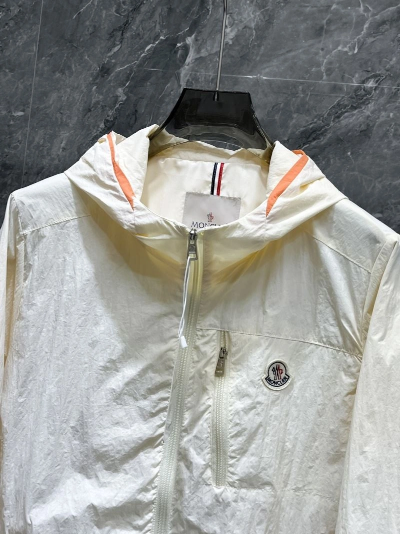 Moncler Outwear Bold 142532