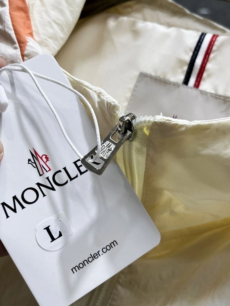 Moncler Outwear Bold 142532