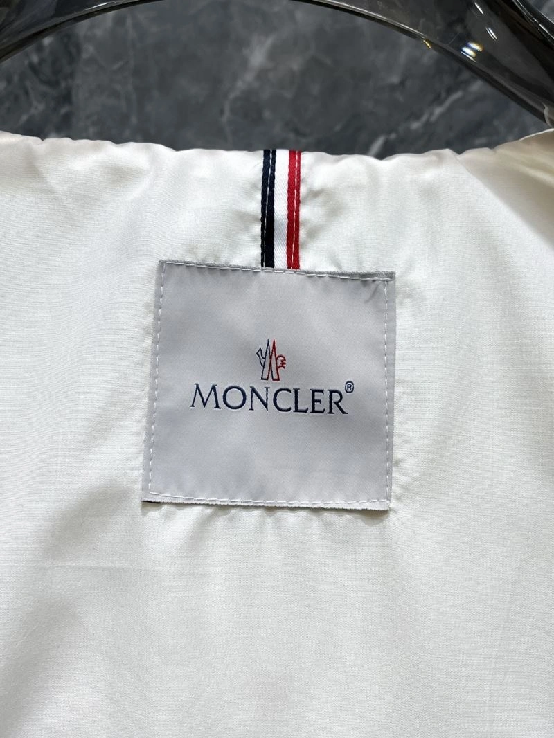 Moncler Outwear Bold 142532