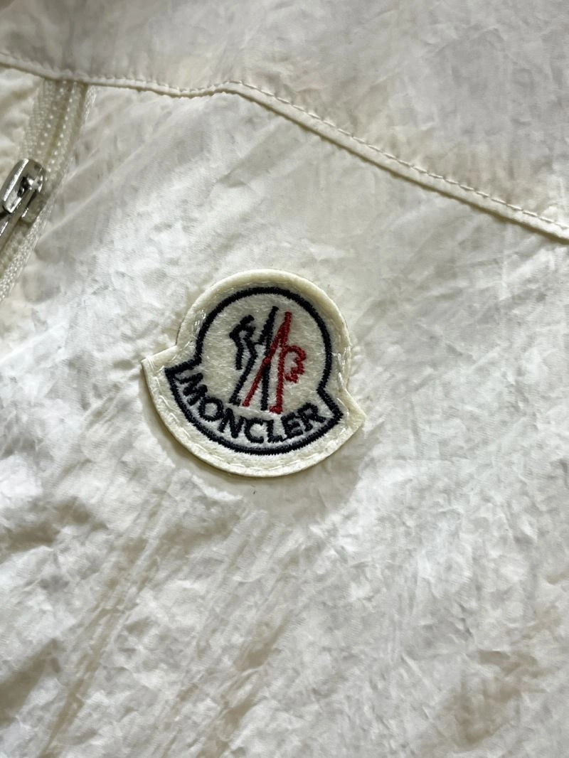 Moncler Outwear Bold 142532