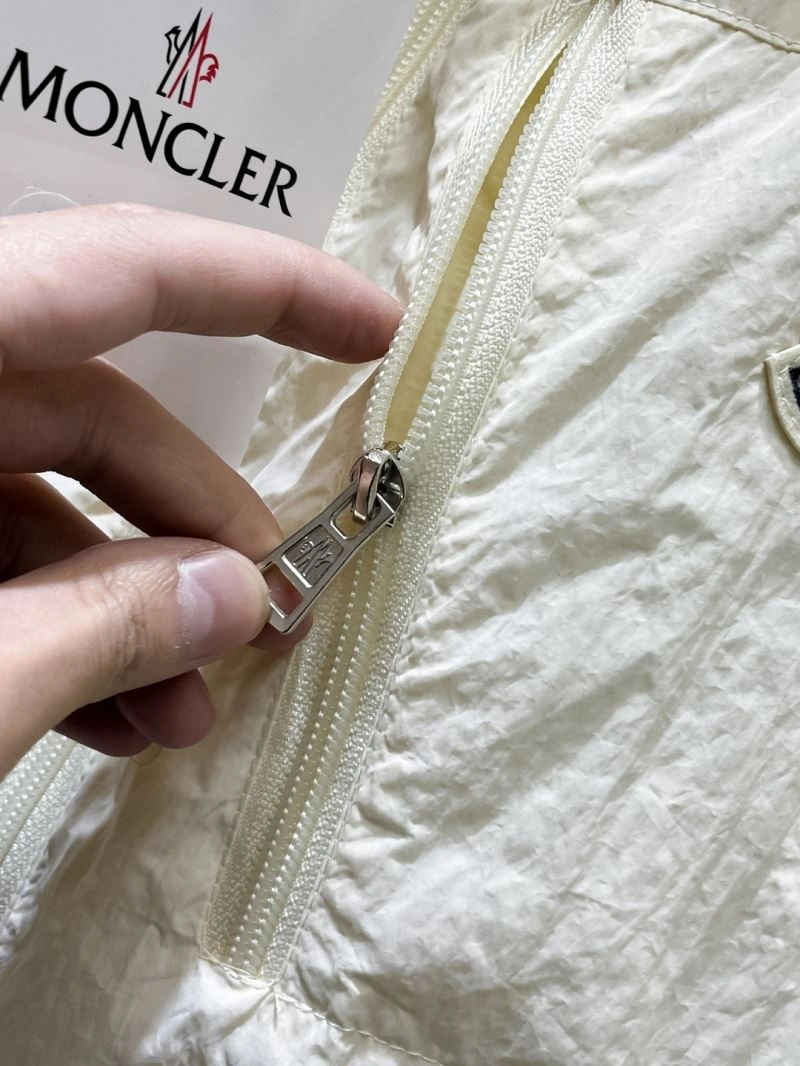 Moncler Outwear Bold 142532