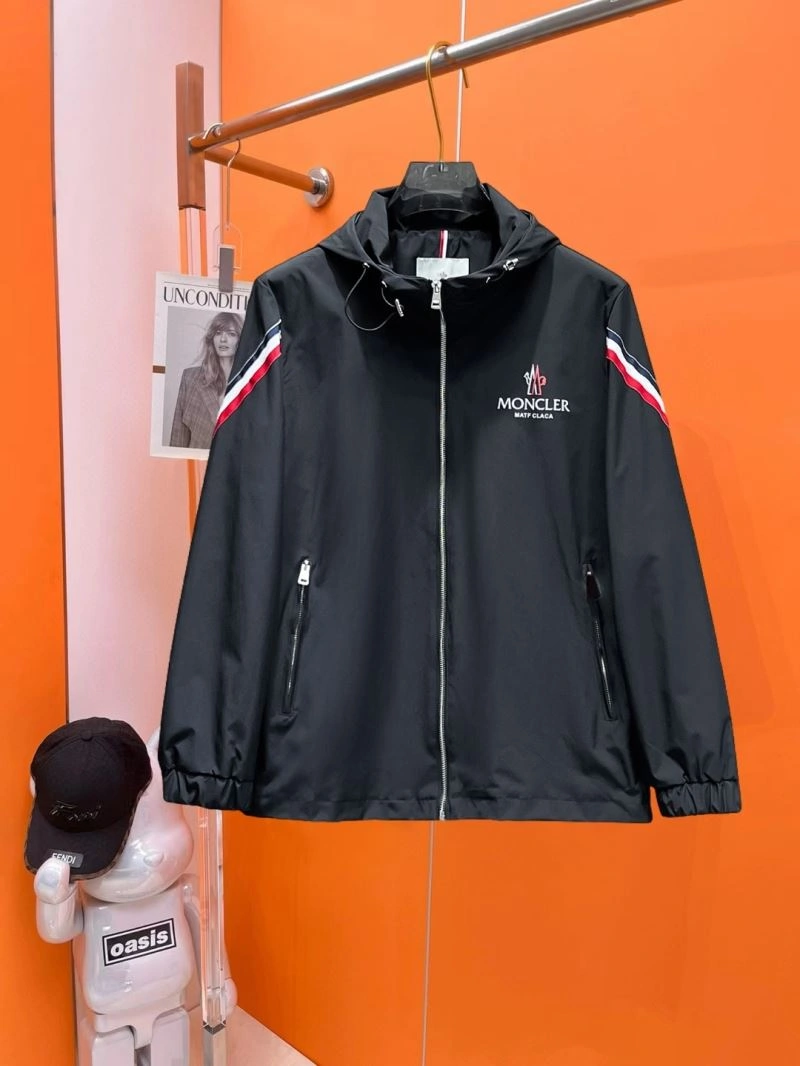 ComfortFit Moncler Outwear 142533