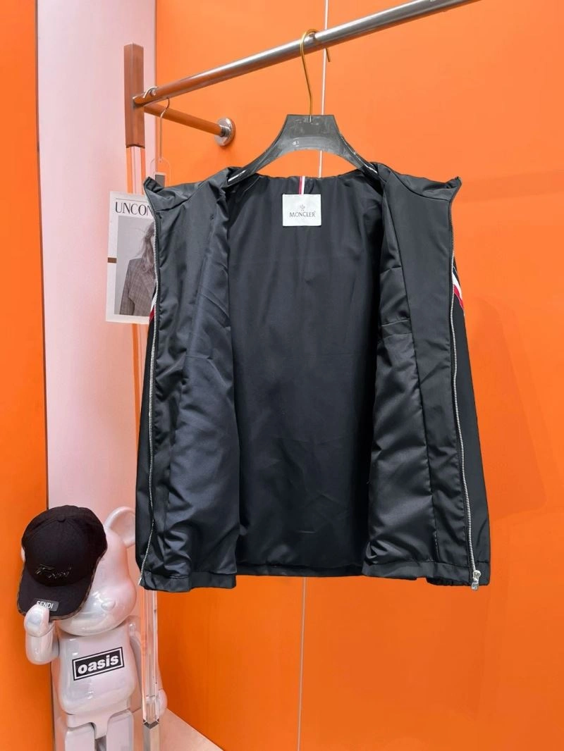 ComfortFit Moncler Outwear 142533