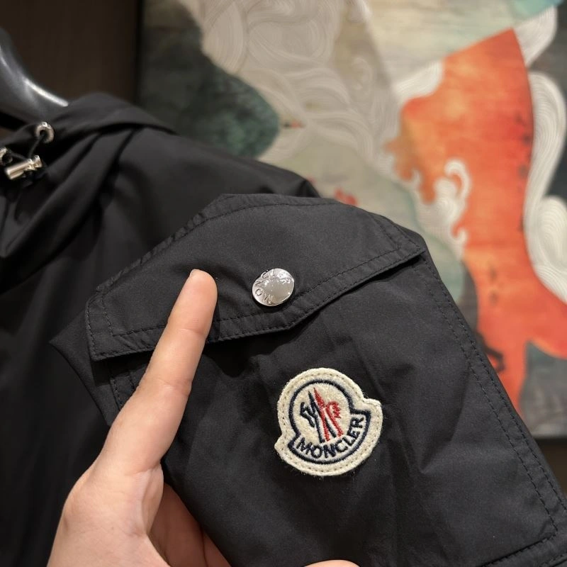 Moncler Outwear QuickDry 142525