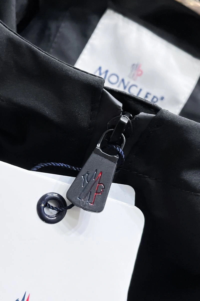 Moncler Outwear SoftTouch 142540