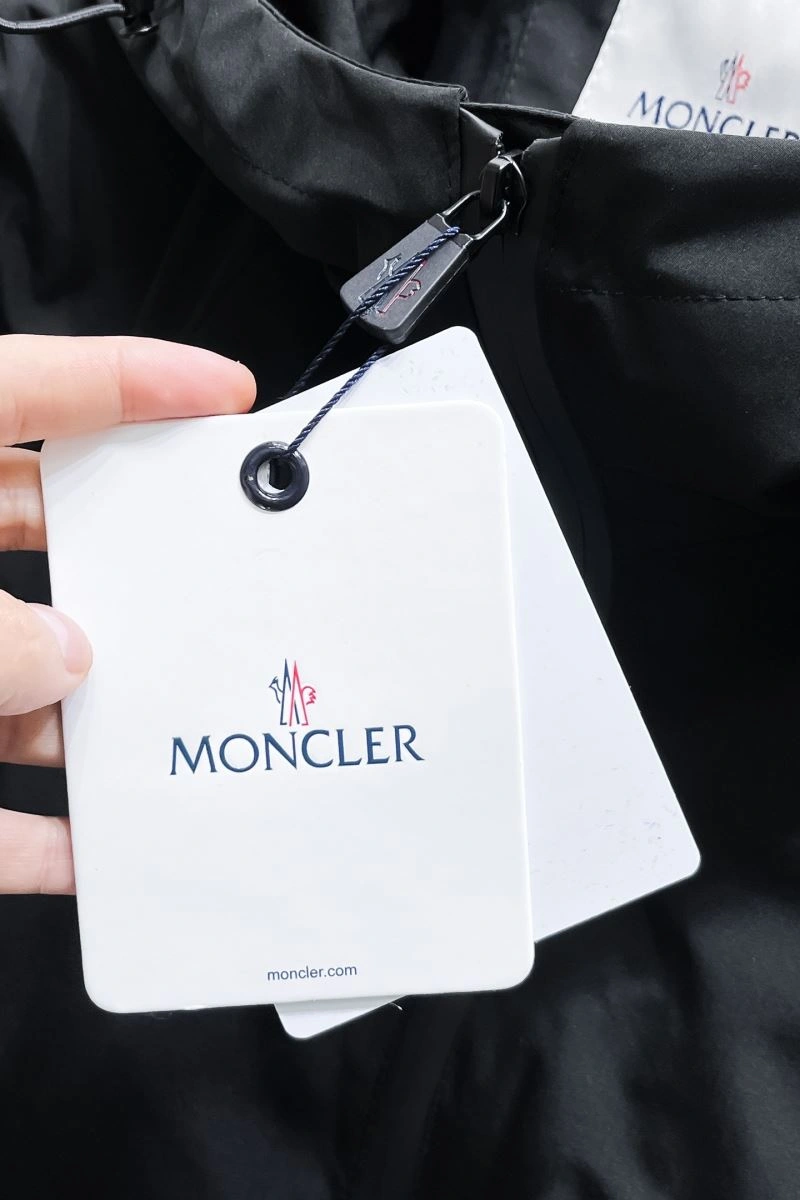 Moncler Outwear SoftTouch 142540