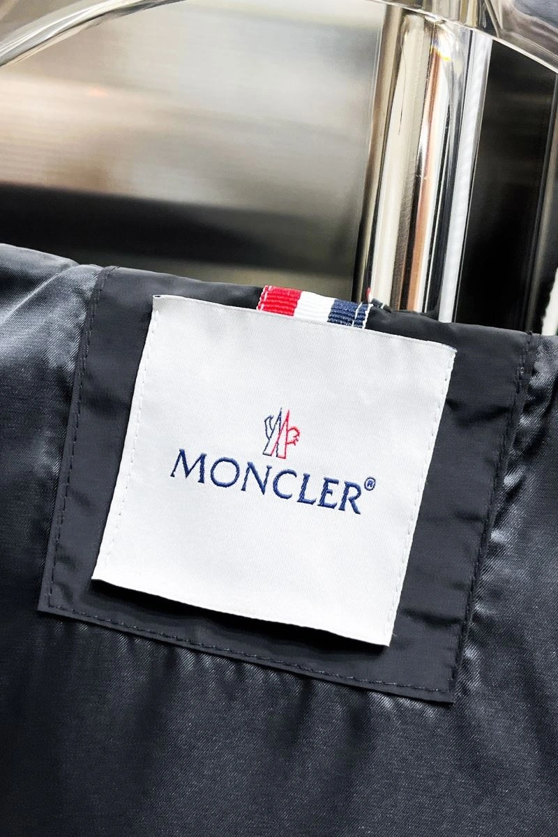 RelaxedFit Moncler Outwear 142553
