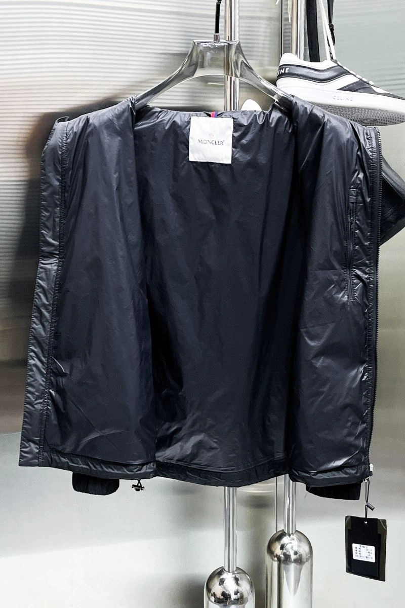 Moncler Outwear WellDesigned 142522