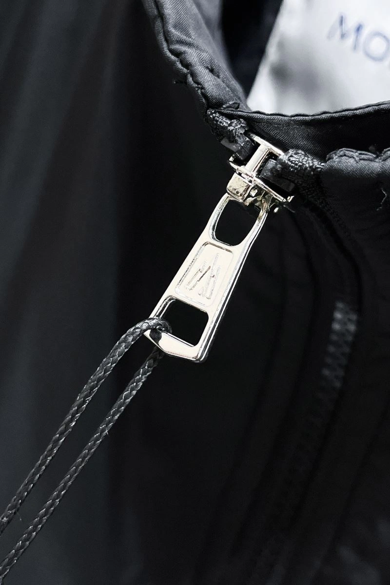 Moncler Outwear WellDesigned 142522