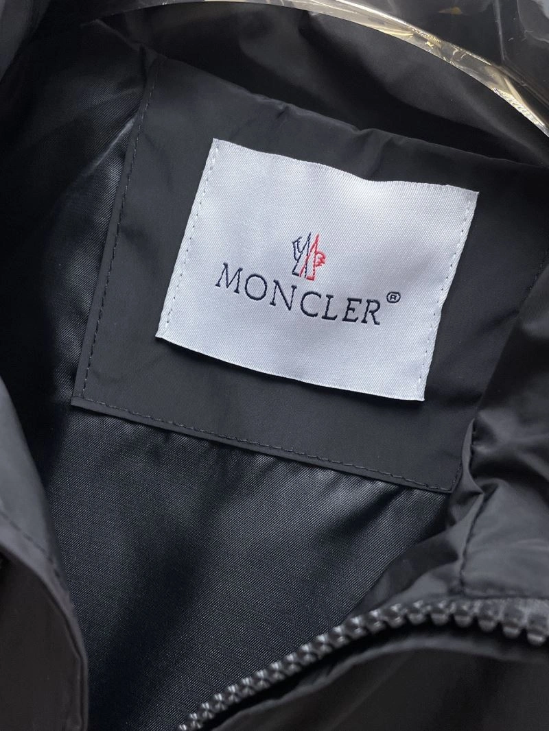 Moncler Outwear BestValue 142519