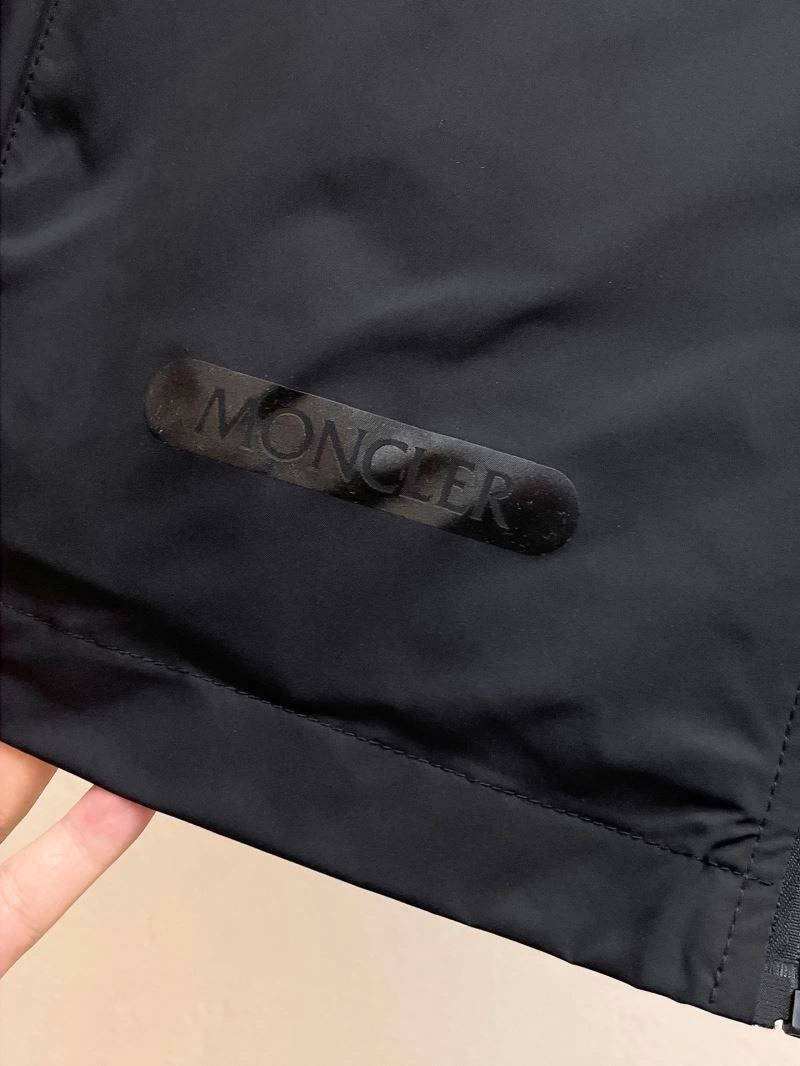 Moncler Outwear Snug 142518