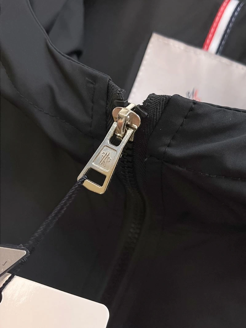 Moncler Outwear Snug 142518