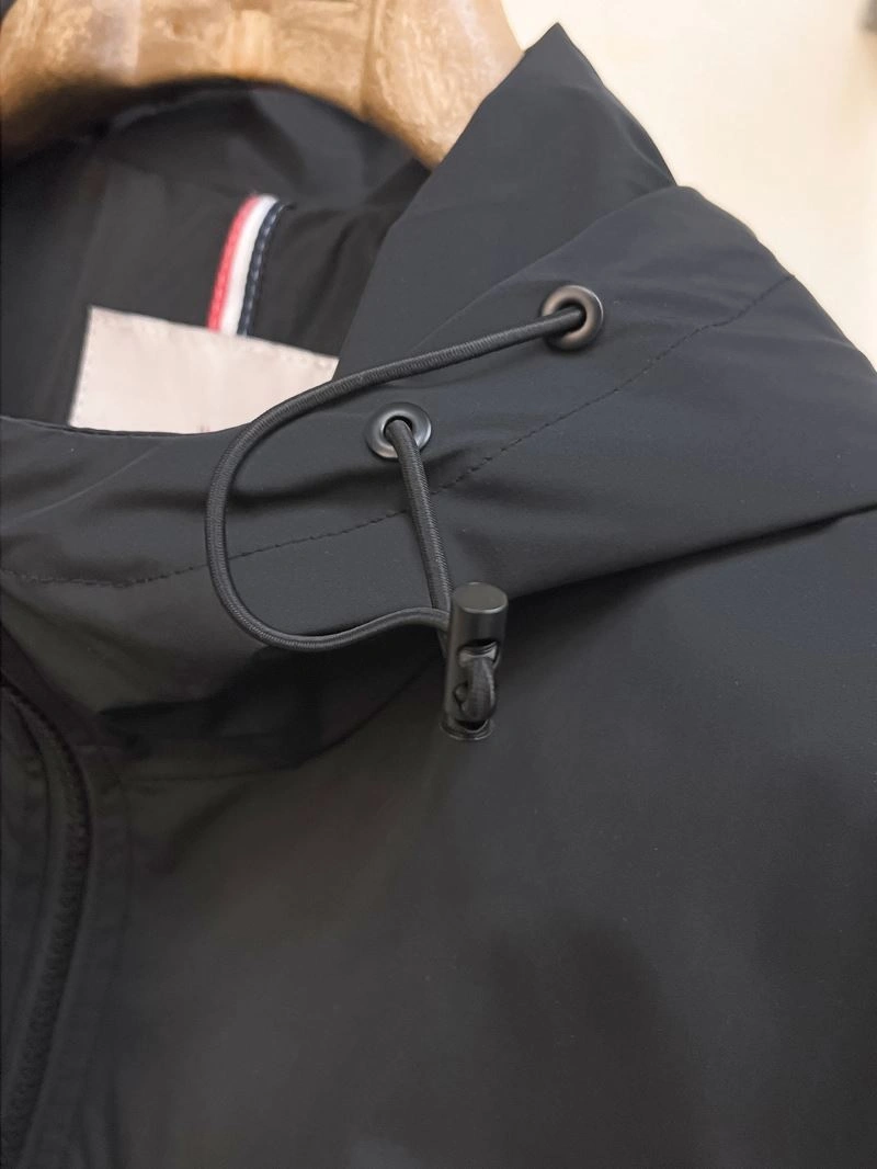 Moncler Outwear Snug 142518