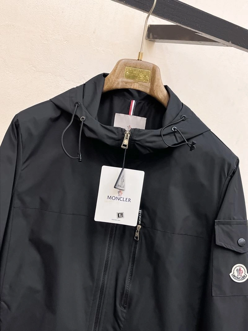 Moncler Outwear Snug 142518