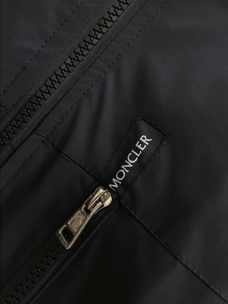 Moncler Outwear Snug 142518