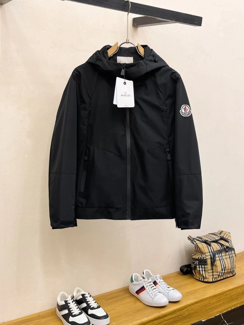 Moncler Outwear WellDesigned 142513