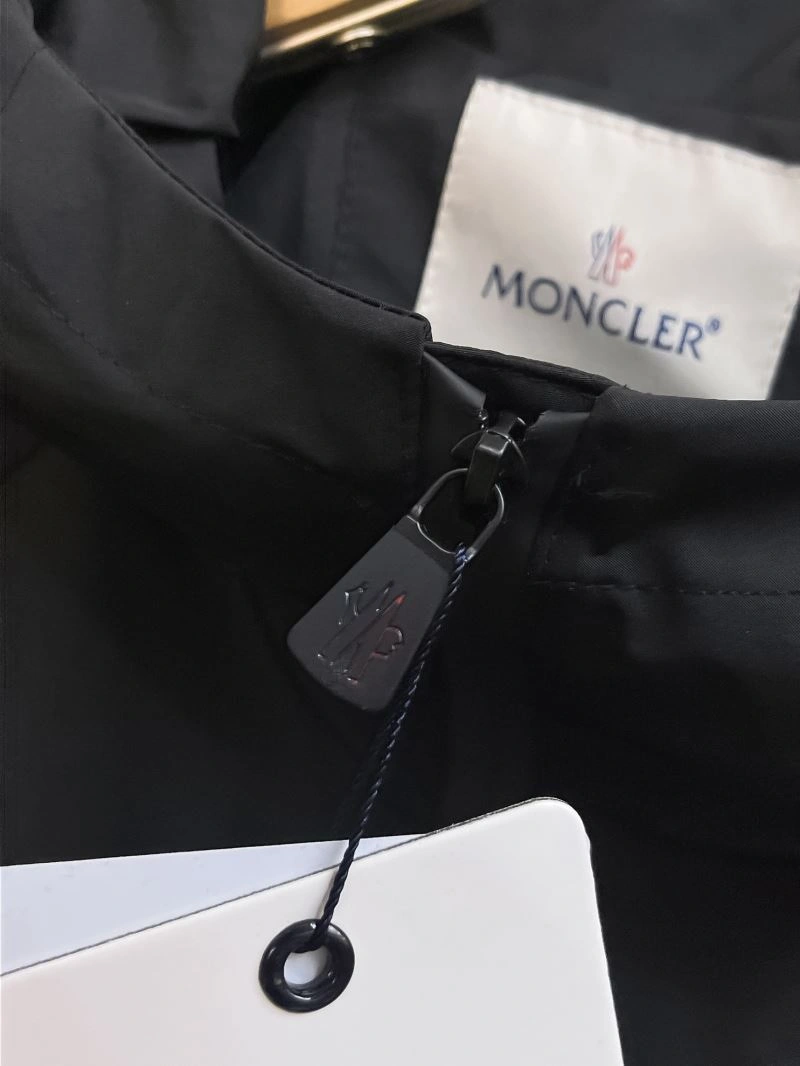 Moncler Outwear WellDesigned 142513