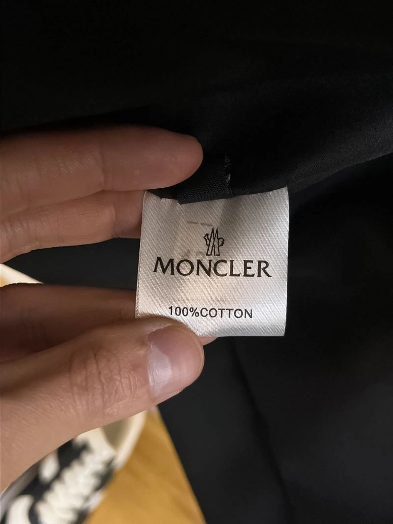 Moncler Outwear WellDesigned 142513