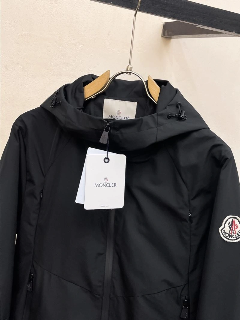 Moncler Outwear WellDesigned 142513