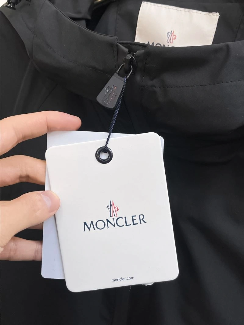 Moncler Outwear WellDesigned 142513