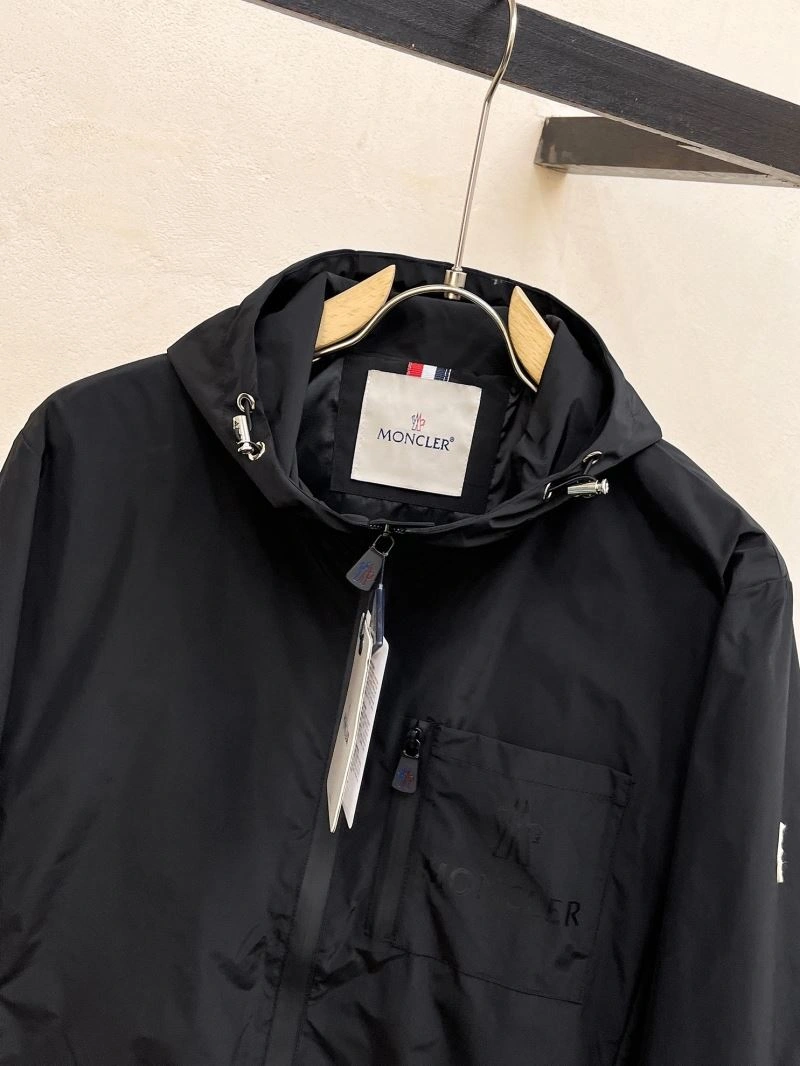 Moncler Outwear WaterResistant 142512