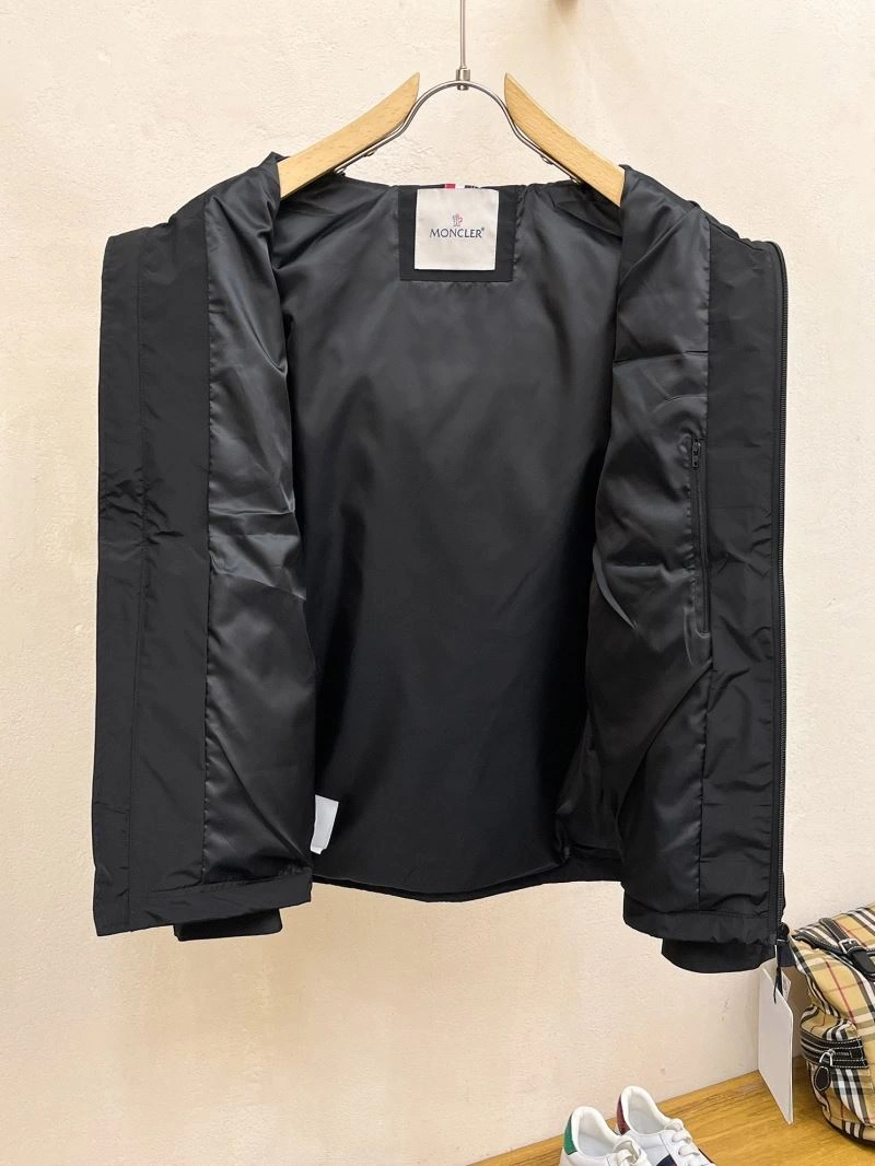 Moncler Outwear WaterResistant 142512