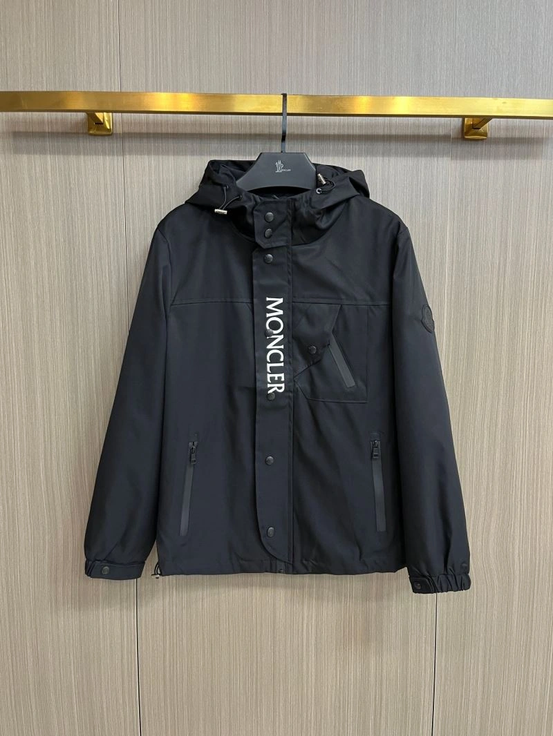 Moncler Outwear Lightweight 142508