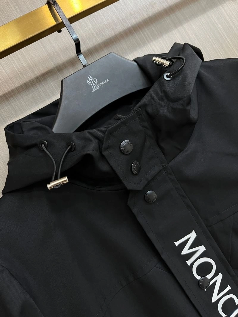 Moncler Outwear Lightweight 142508