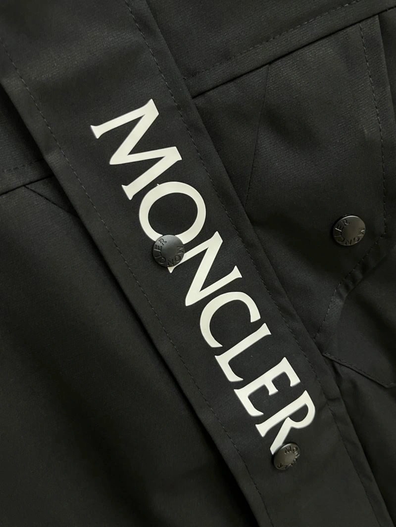 Moncler Outwear Lightweight 142508