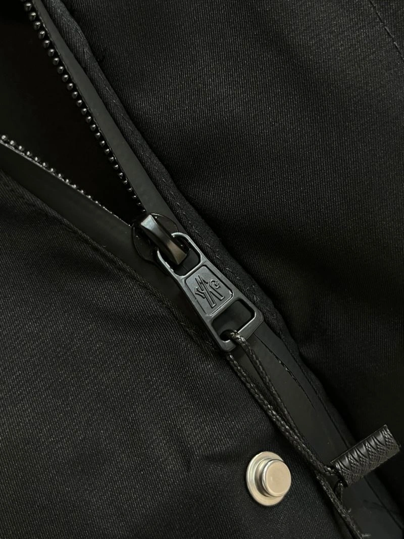 Moncler Outwear Lightweight 142508