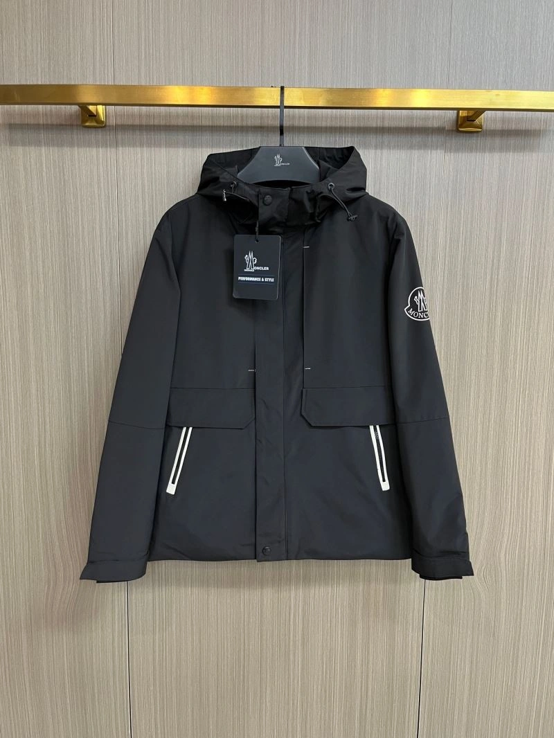 Practical Moncler Outwear 142504