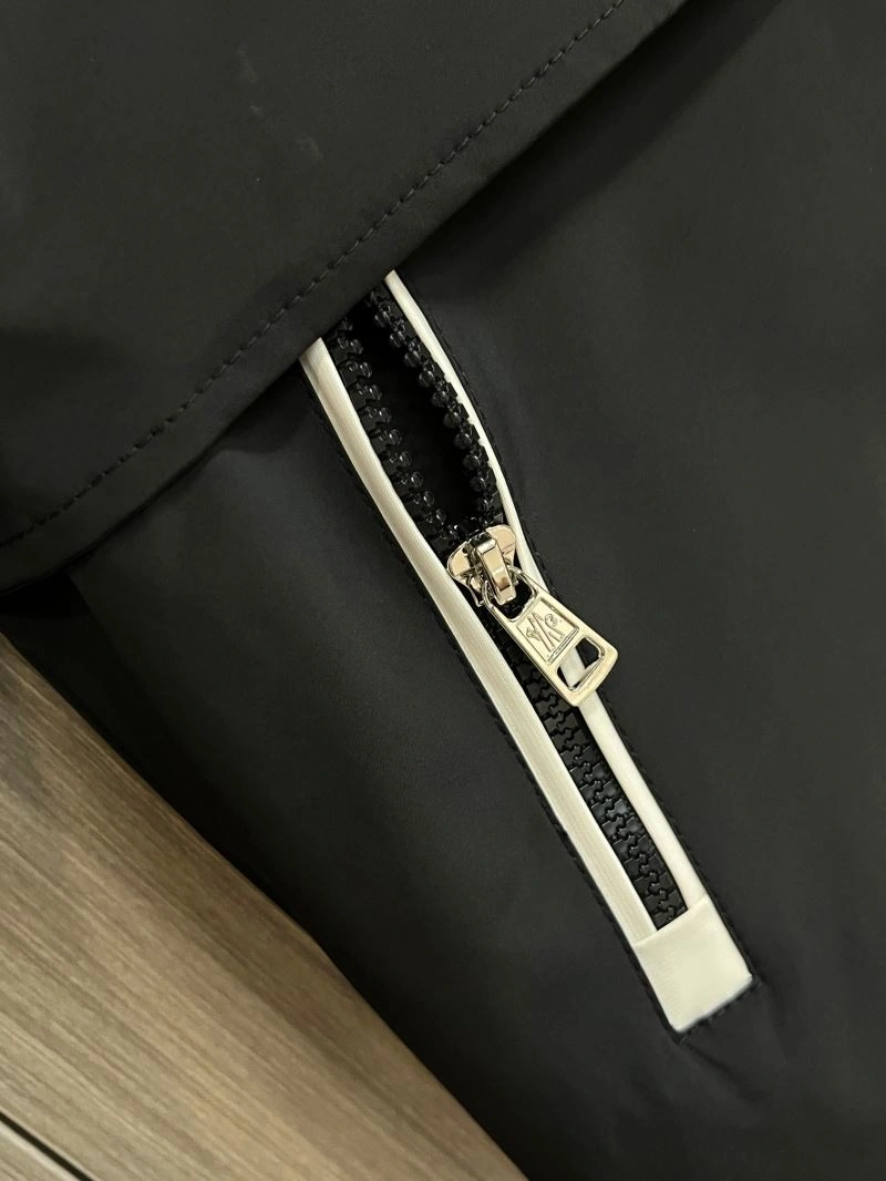 Practical Moncler Outwear 142504