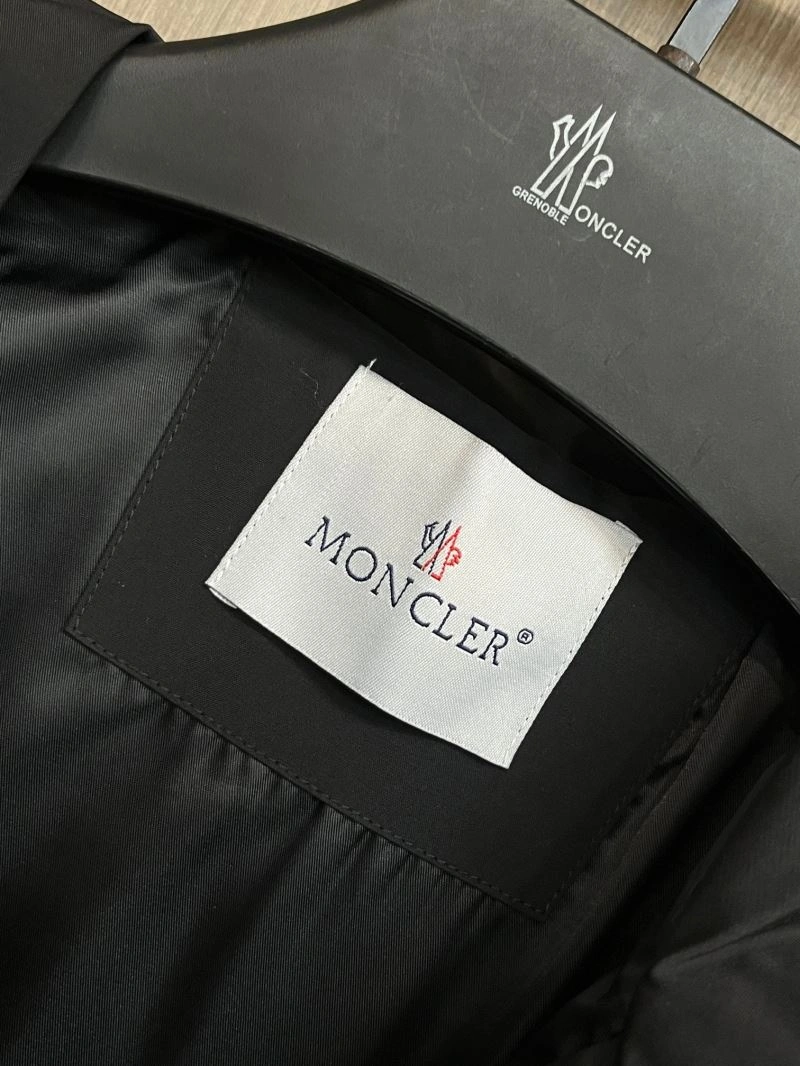 Moncler Outwear Flexible 142503