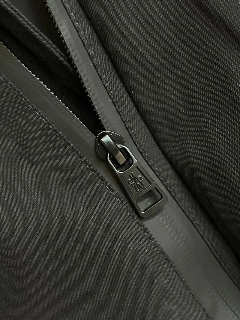 Moncler Outwear Flexible 142503