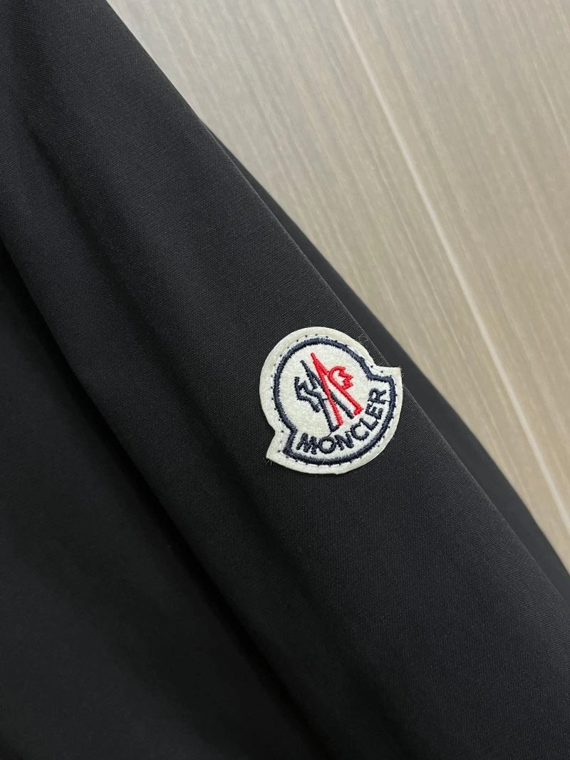 Moncler Outwear Flexible 142503