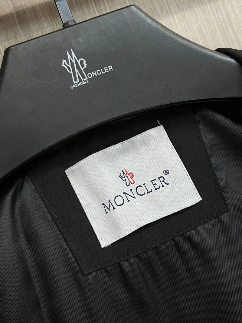 Moncler Outwear Unique 142501