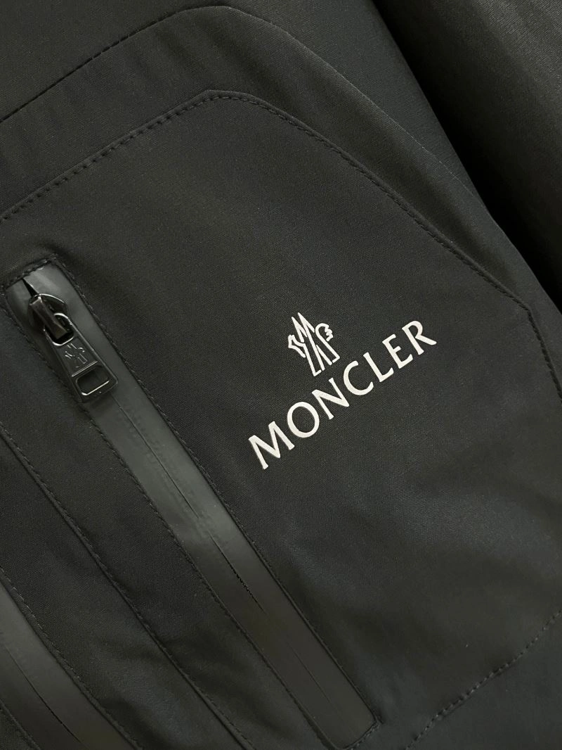 Moncler Outwear Unique 142501