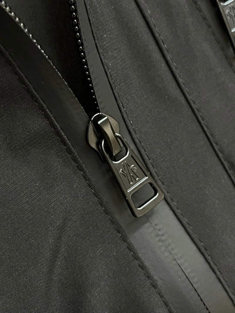 Moncler Outwear Unique 142501