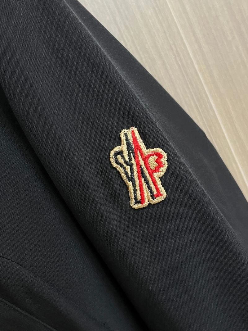 Moncler Outwear Unique 142501