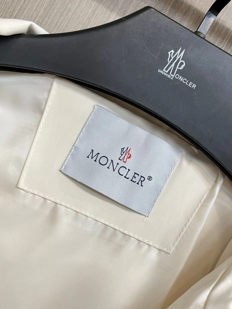 FreshLook Moncler Outwear 142502
