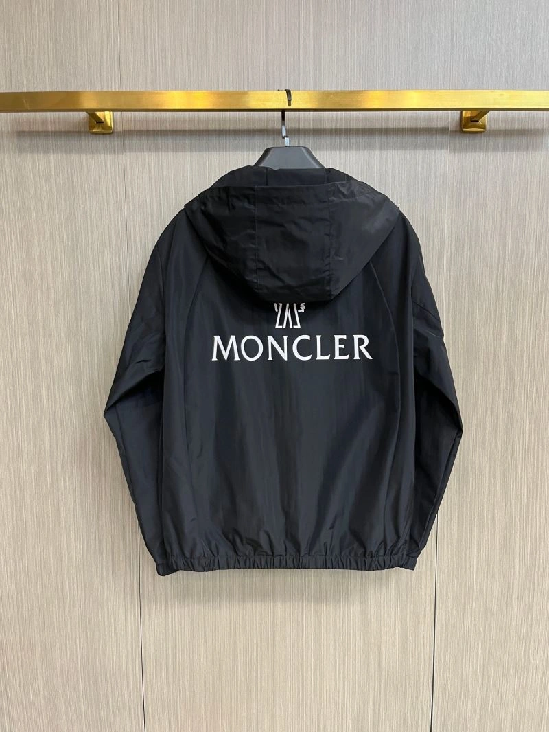 Vibrant Moncler Outwear 142498