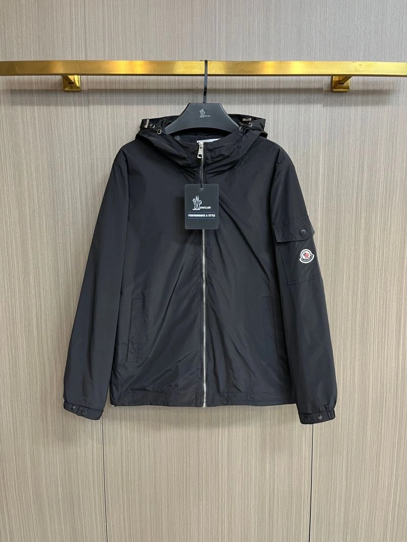 Moncler Outwear Elegant 142507