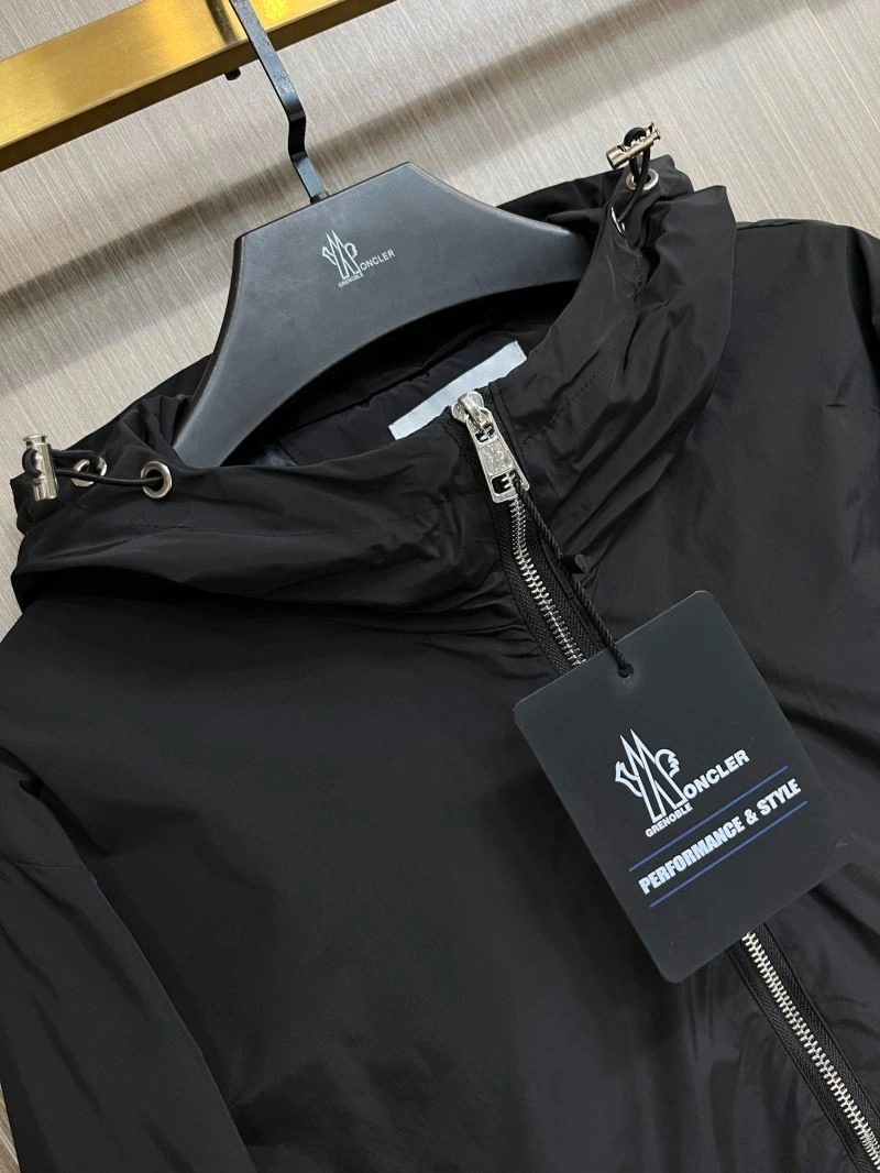 Moncler Outwear Elegant 142507