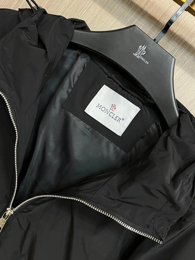 Moncler Outwear Elegant 142507